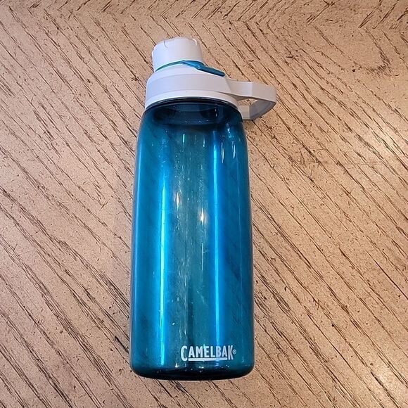 Blue Camelbak water bottle 1000ml - Picture 2 of 6